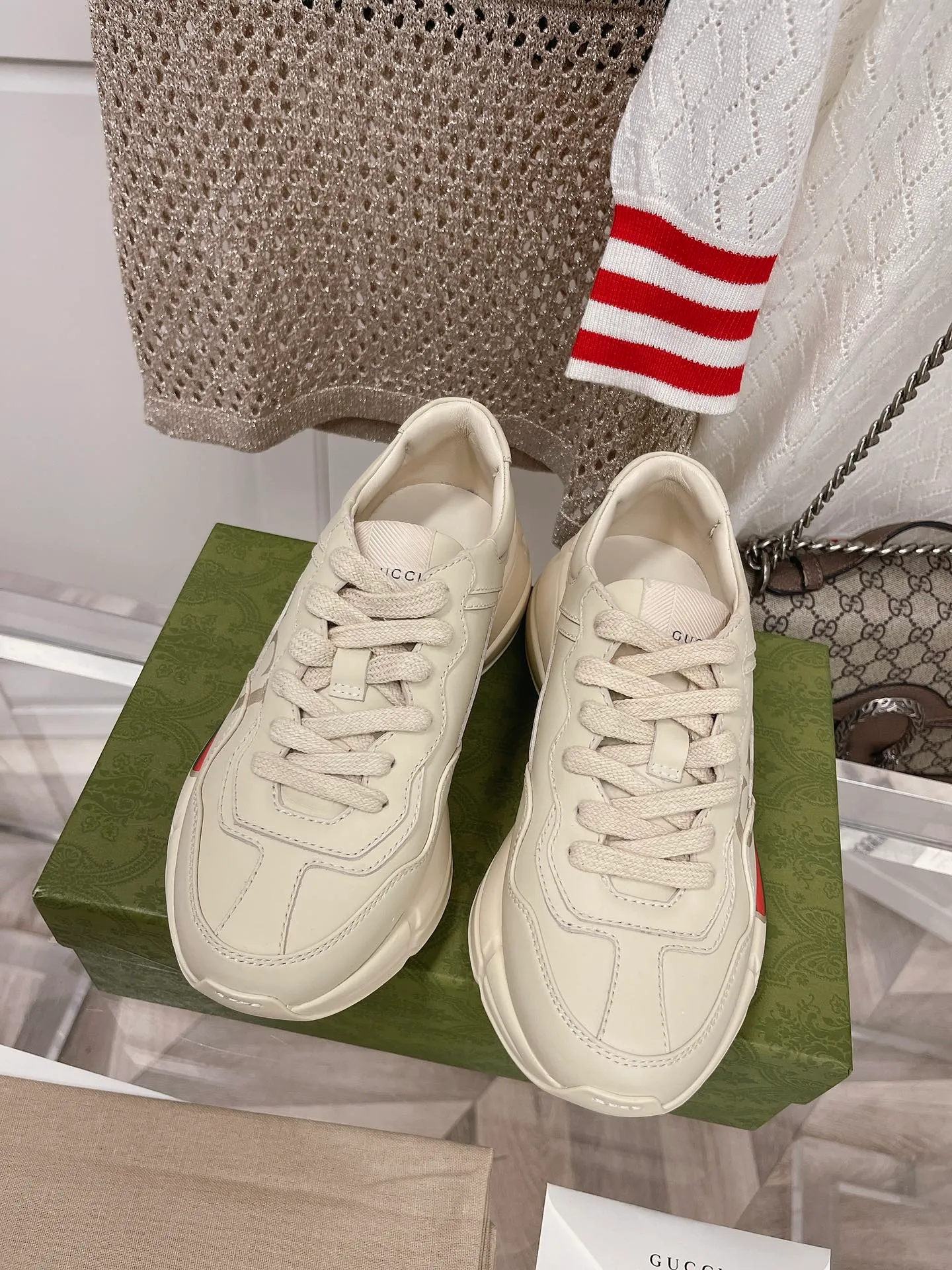 👟👟Ex-factory price 480👟👟Women's shoes, women's clothing, upgraded version 2022 Gucci Gucci top version couples' dad shoes series is new! 🖤 ⚠GG couple’s dad shoes have been popular in recent years; new colors are updated constantly; Gucci has updated new colors in 2022, and our home and counters have new ones at the same time. This classic dad shoe has celebrities and Internet celebrities Anchors and others are sure to plant grass and call ❤ Classic fashion style, distressed leather surface, 5D drawing printing; mixed surface splicing colors, etc... Original customization (off-white eco-friendly cowhide, first layer of cowhide inside), original outsole... Shiny colorful drawings embellish the sides of the shoe body, old color rubbing, package production technology, 1:1 creation / only to make the best shoes. Size: Women’s 35-45